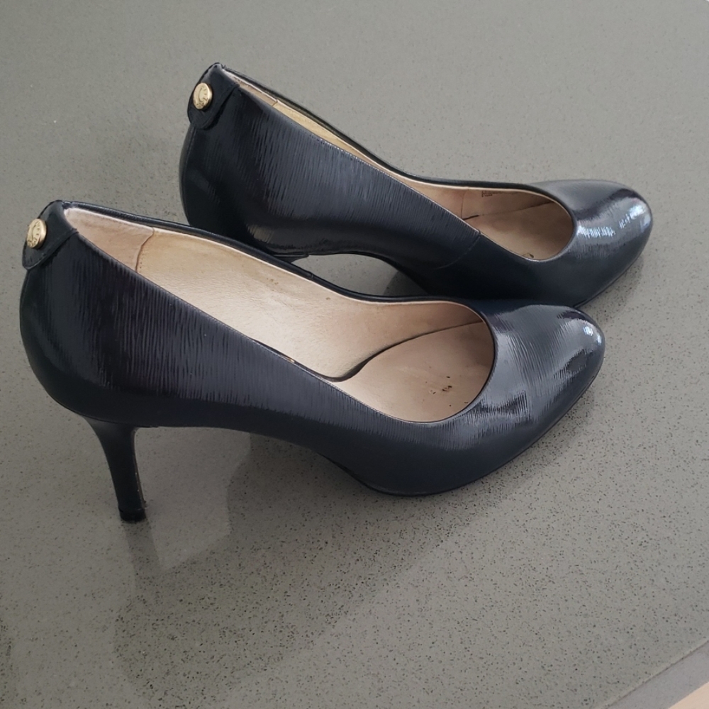 Navy blue pumps